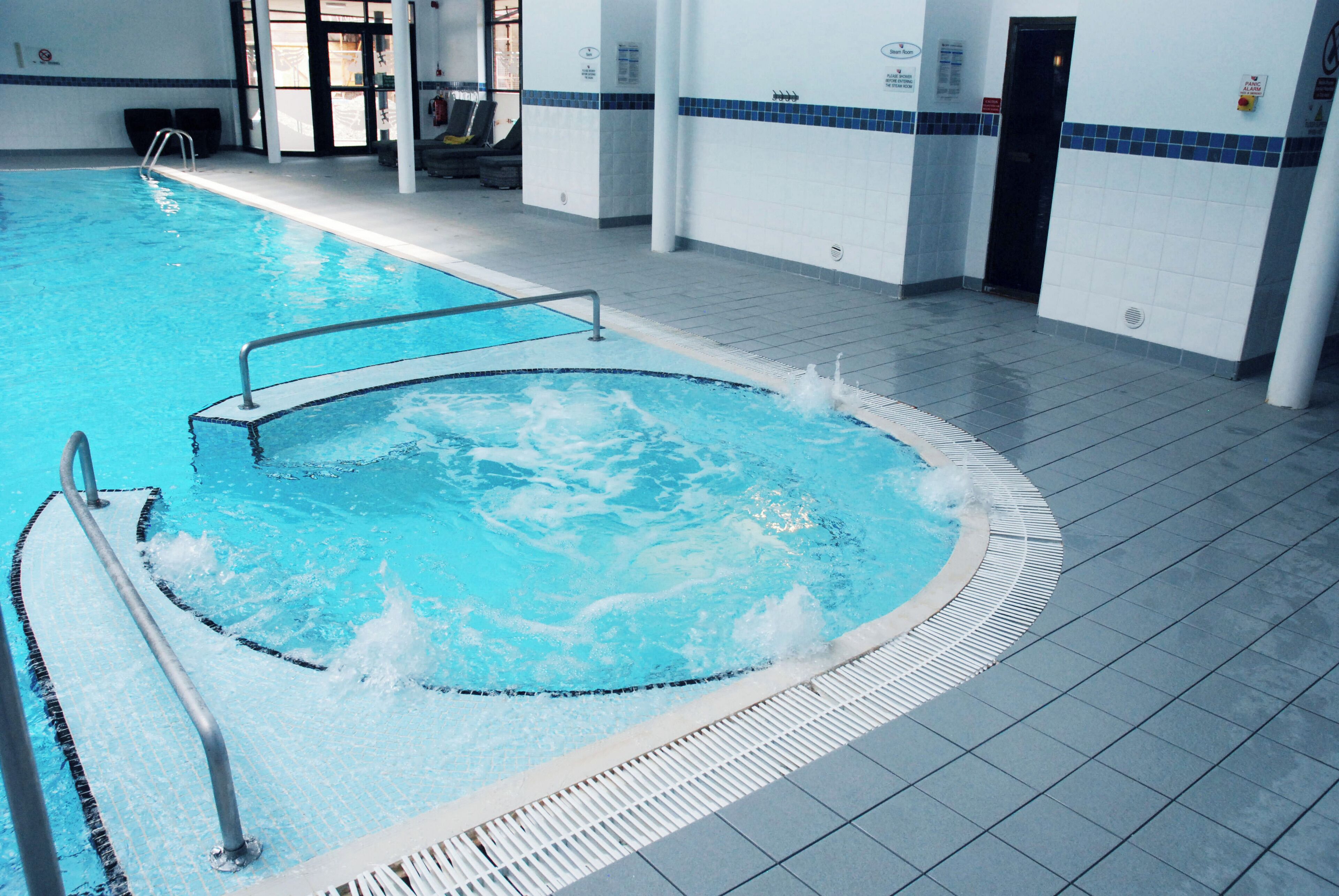 indoor pool, pool loungers