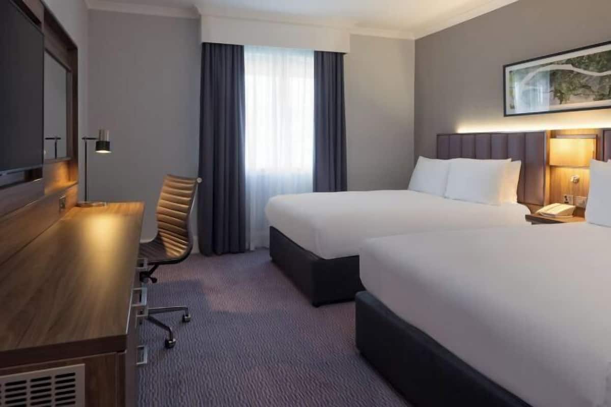 In-room safe, desk, laptop workspace, soundproofing
