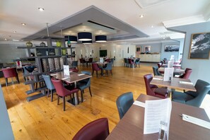 Daily full breakfast (GBP 18.50 per person)