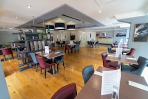 Daily full breakfast (GBP 18.50 per person)