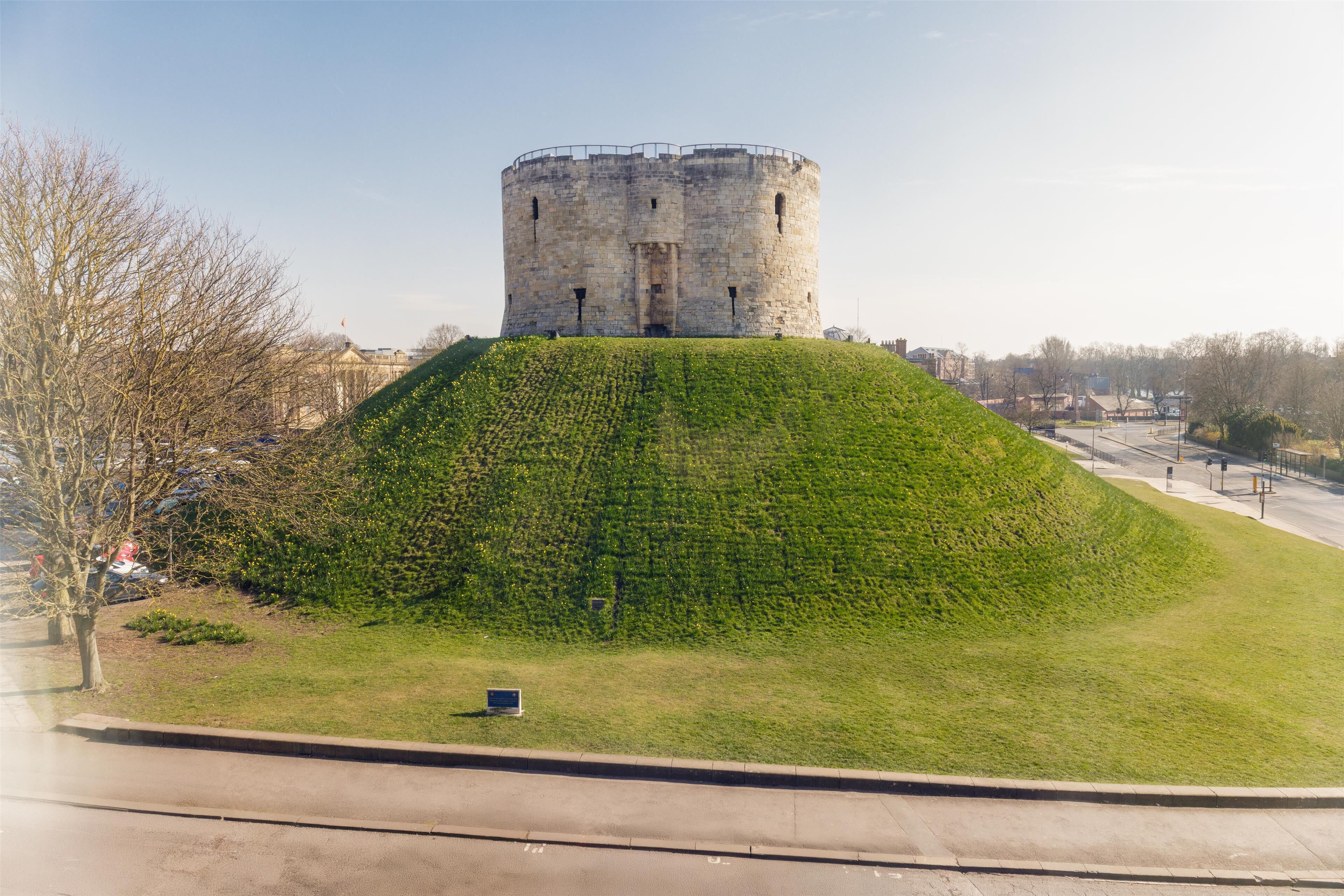 king guest room with tower view | 1 bedroom, premium bedding, in-room safe, desk