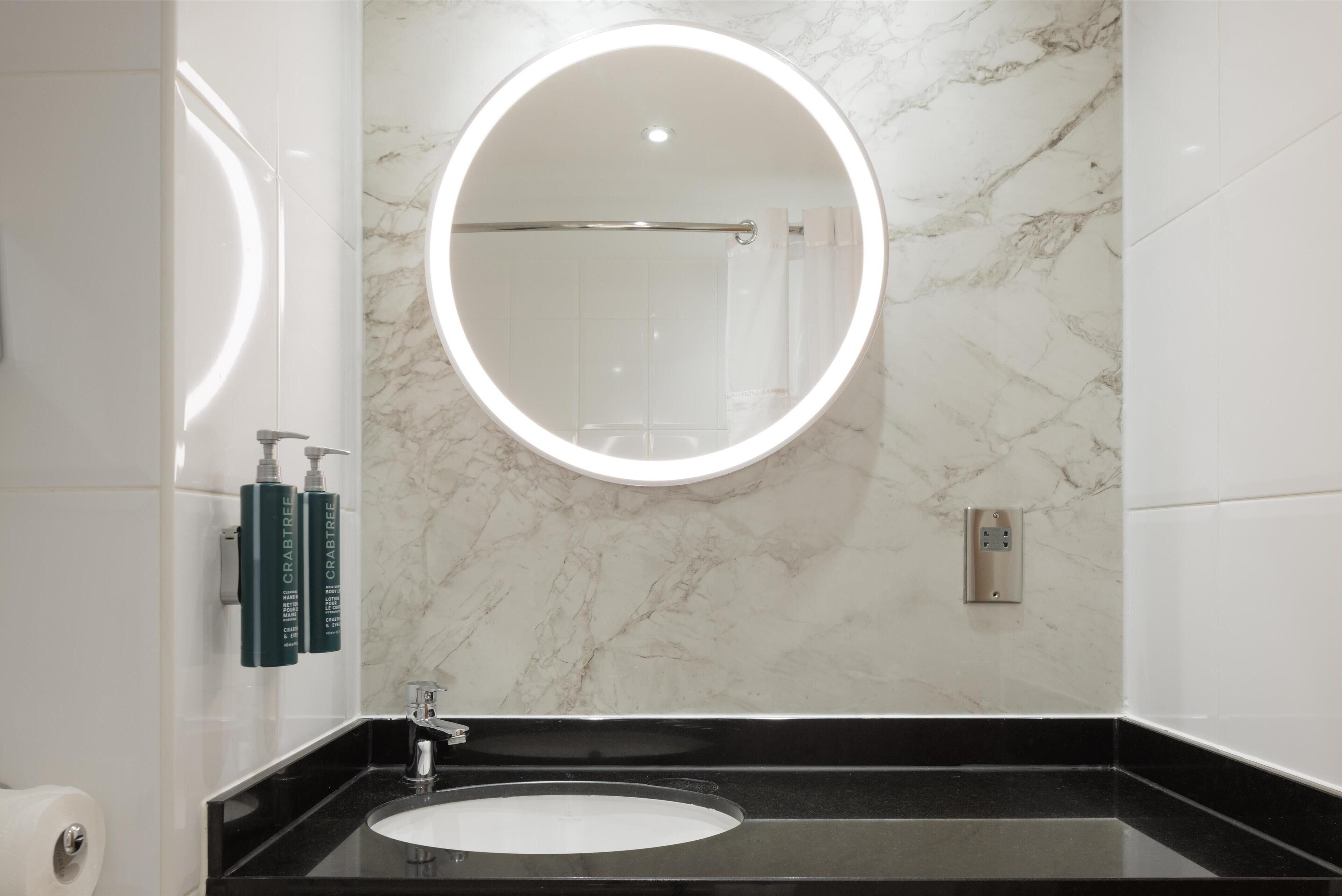 combined shower/bathtub, free toiletries, hair dryer, towels