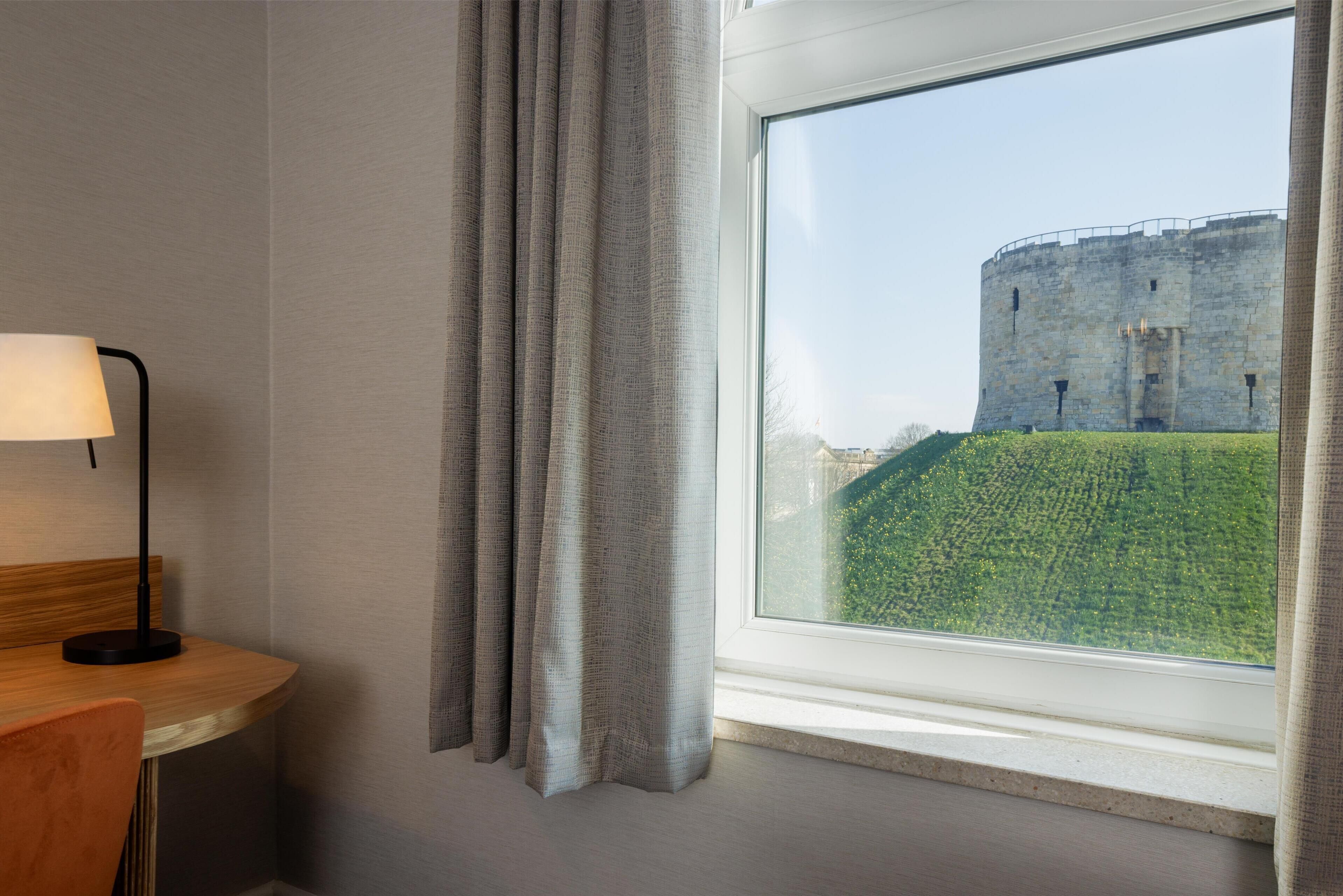 king guest room with tower view | 1 bedroom, premium bedding, in-room safe, desk