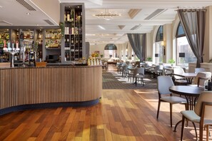 Bar (on property) - Hilton York (York)