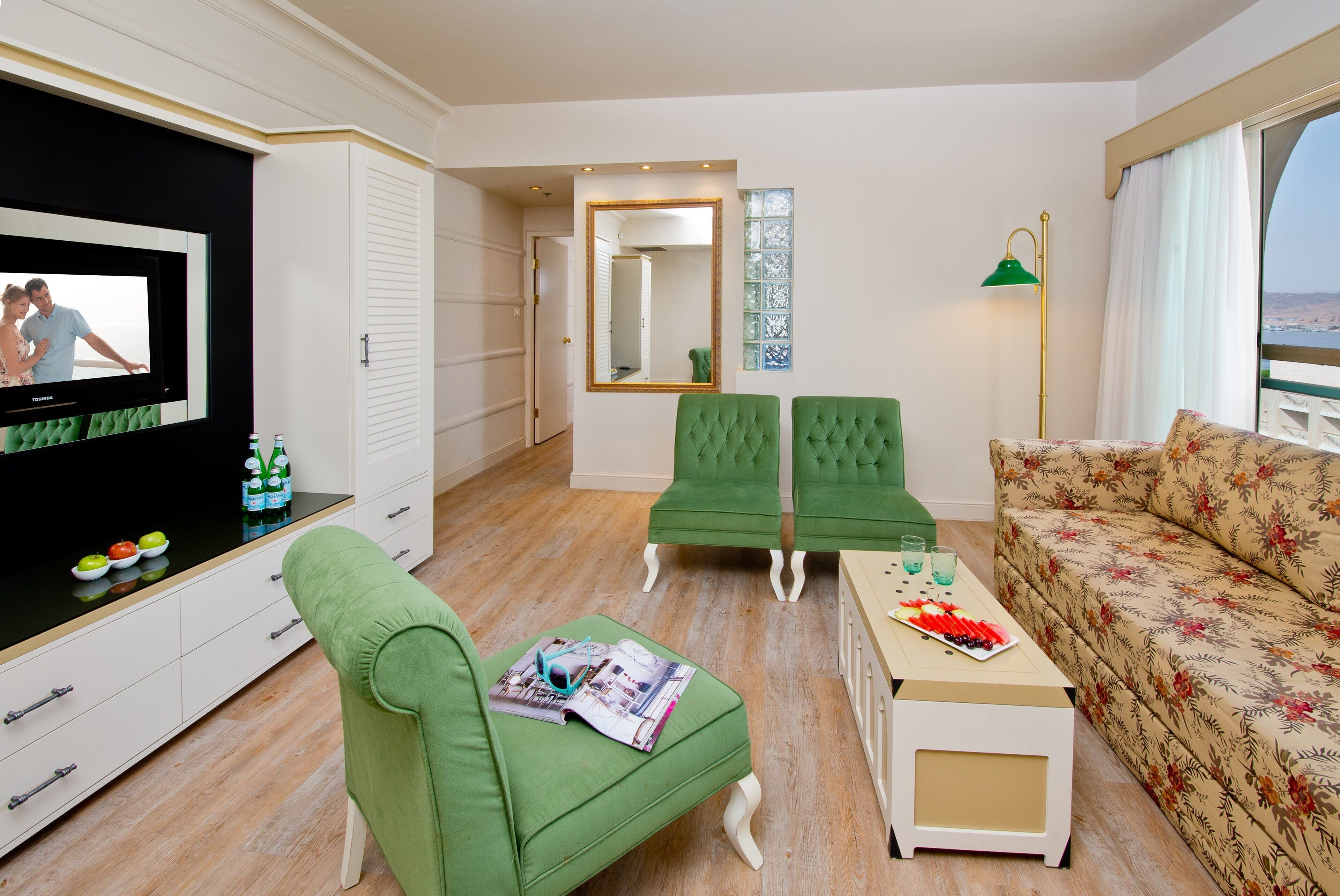 premium bedding, pillow-top beds, minibar, in-room safe