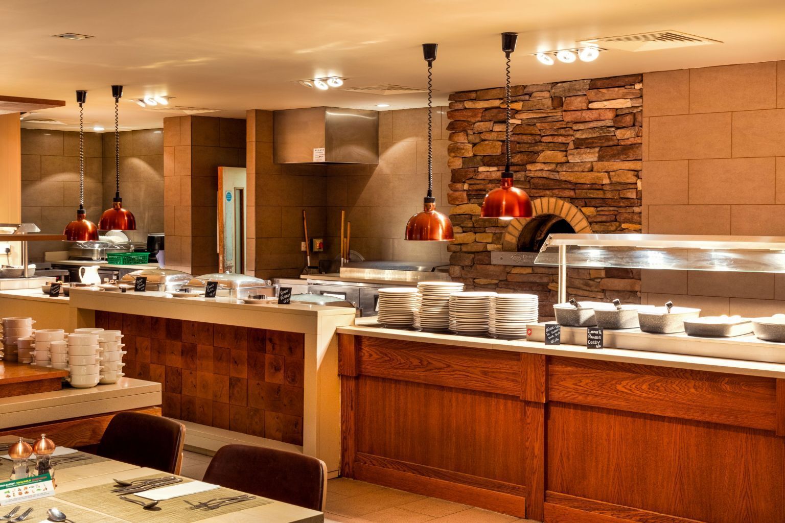 Sarapan prasmanan setiap hari dengan biaya tambahan