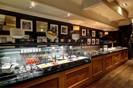 Daily full breakfast for a fee