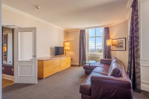 Superior Suite | Living area