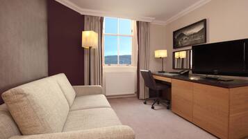 Family Room | 1 bedroom, in-room safe, desk, laptop workspace