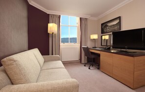 家庭客房 | 1 間臥室、客房內保險箱、書桌、筆電工作空間