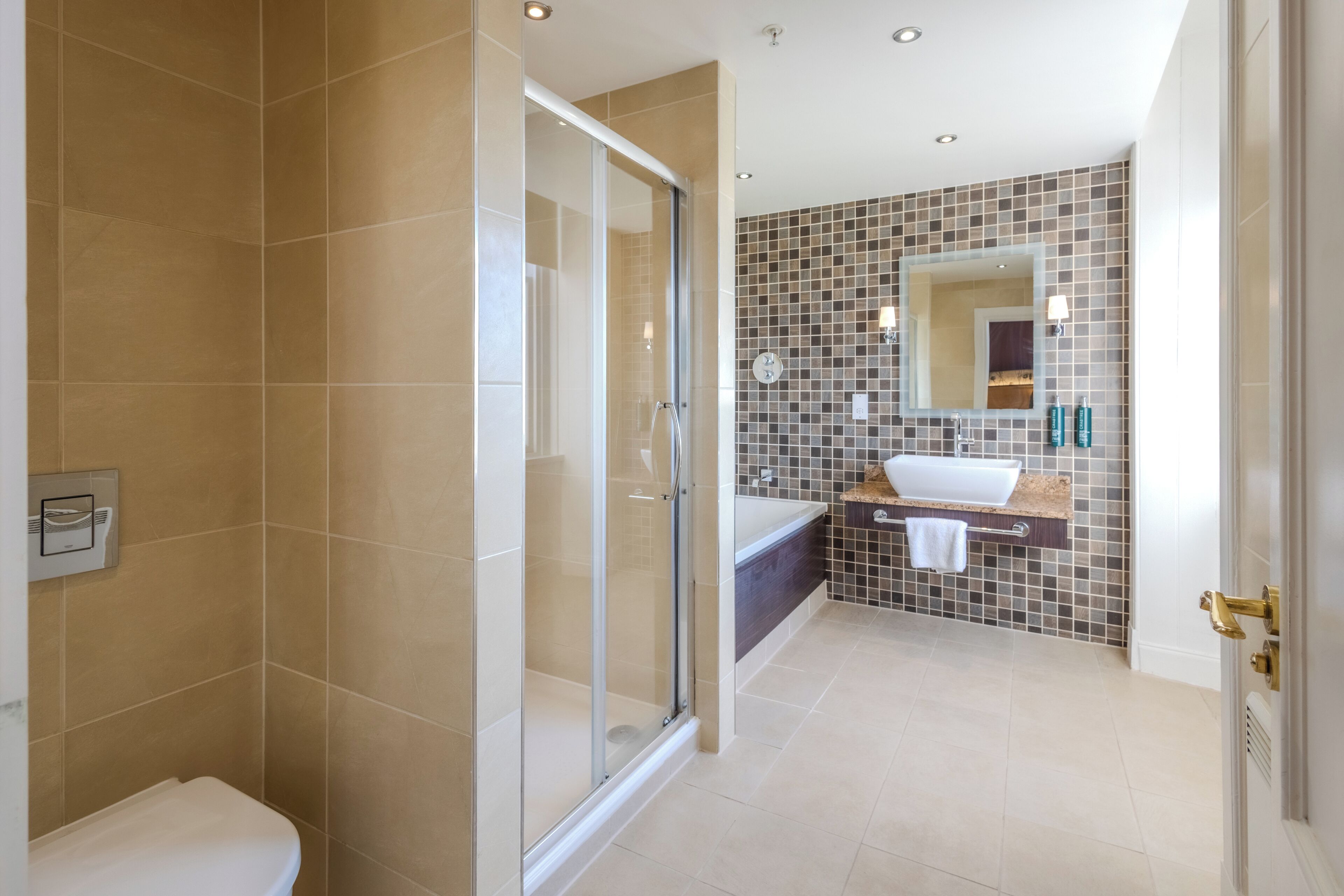 Double Plus Room | Badezimmer