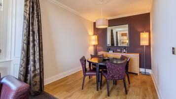 Superior-sviitti | Ruokasali