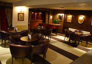 Cocktail bar