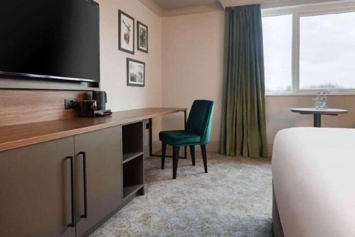 In-room safe, desk, laptop workspace, blackout drapes