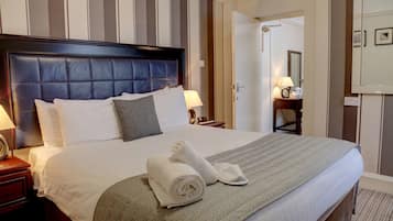 Suite, 1 Double Bed, Non Smoking | Desk, iron/ironing board, free WiFi, bed sheets