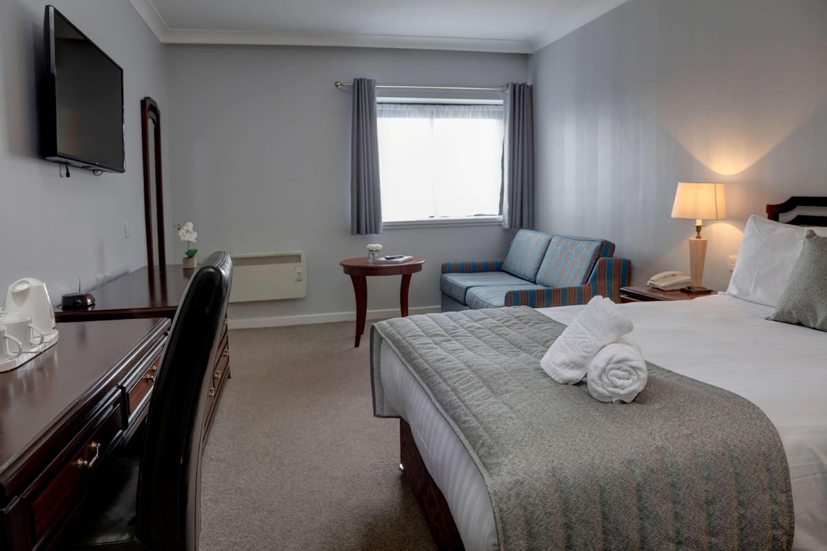 Desk, iron/ironing board, WiFi (free), alarm clocks