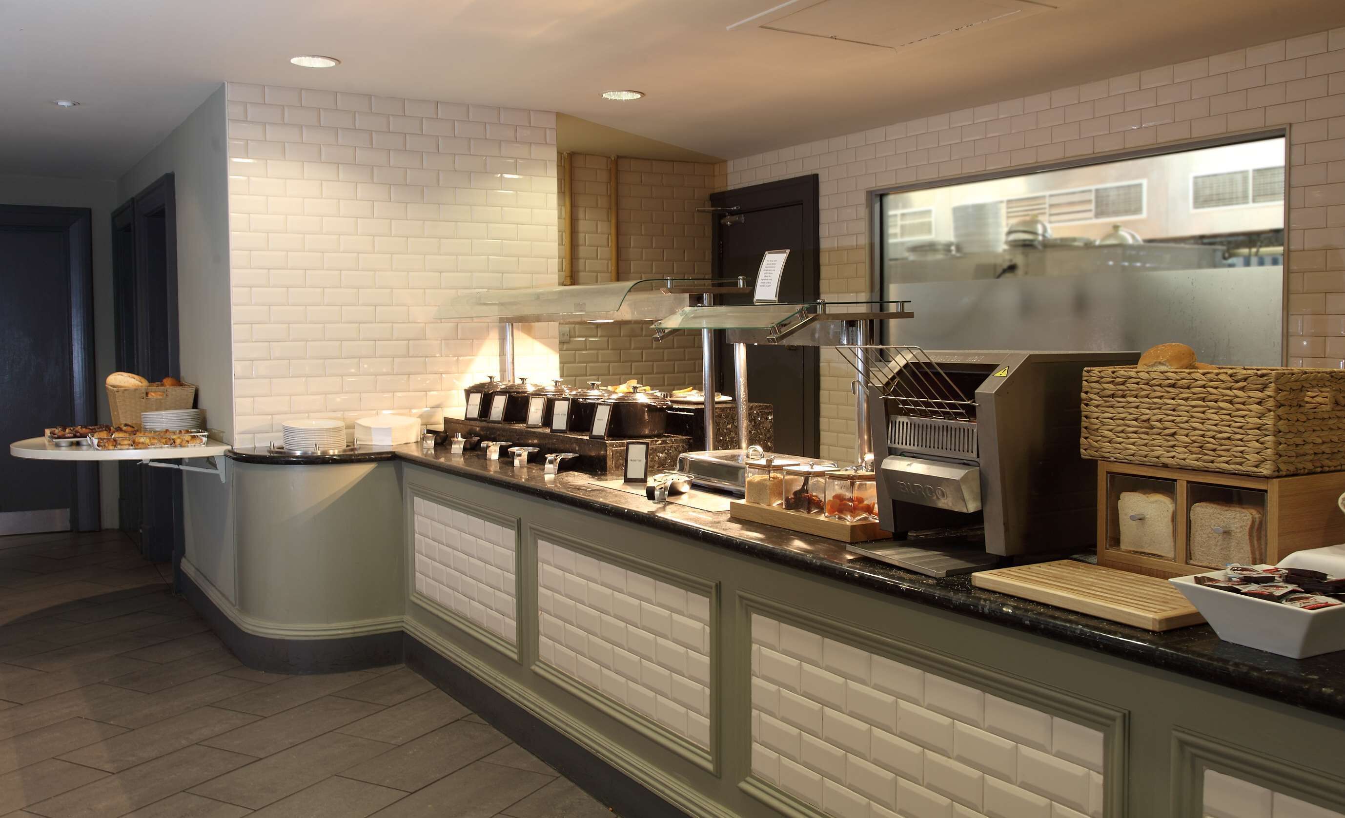 Daily buffet breakfast (GBP 17.00 per person)