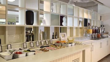 Daily buffet breakfast (GBP 17.00 per person)