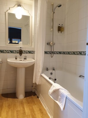 Double Room | Bathroom