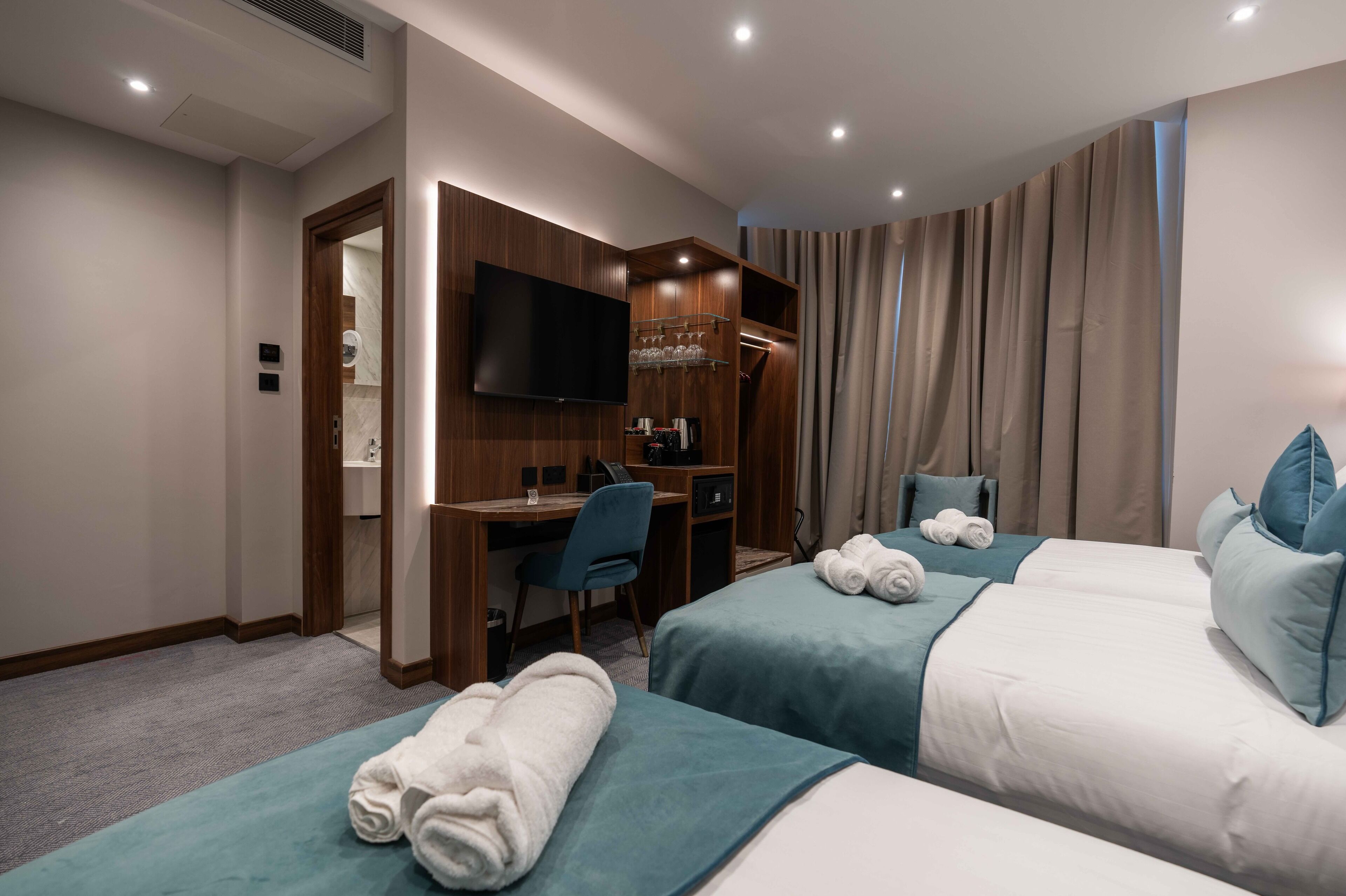 Photo - St. Mark Hotel