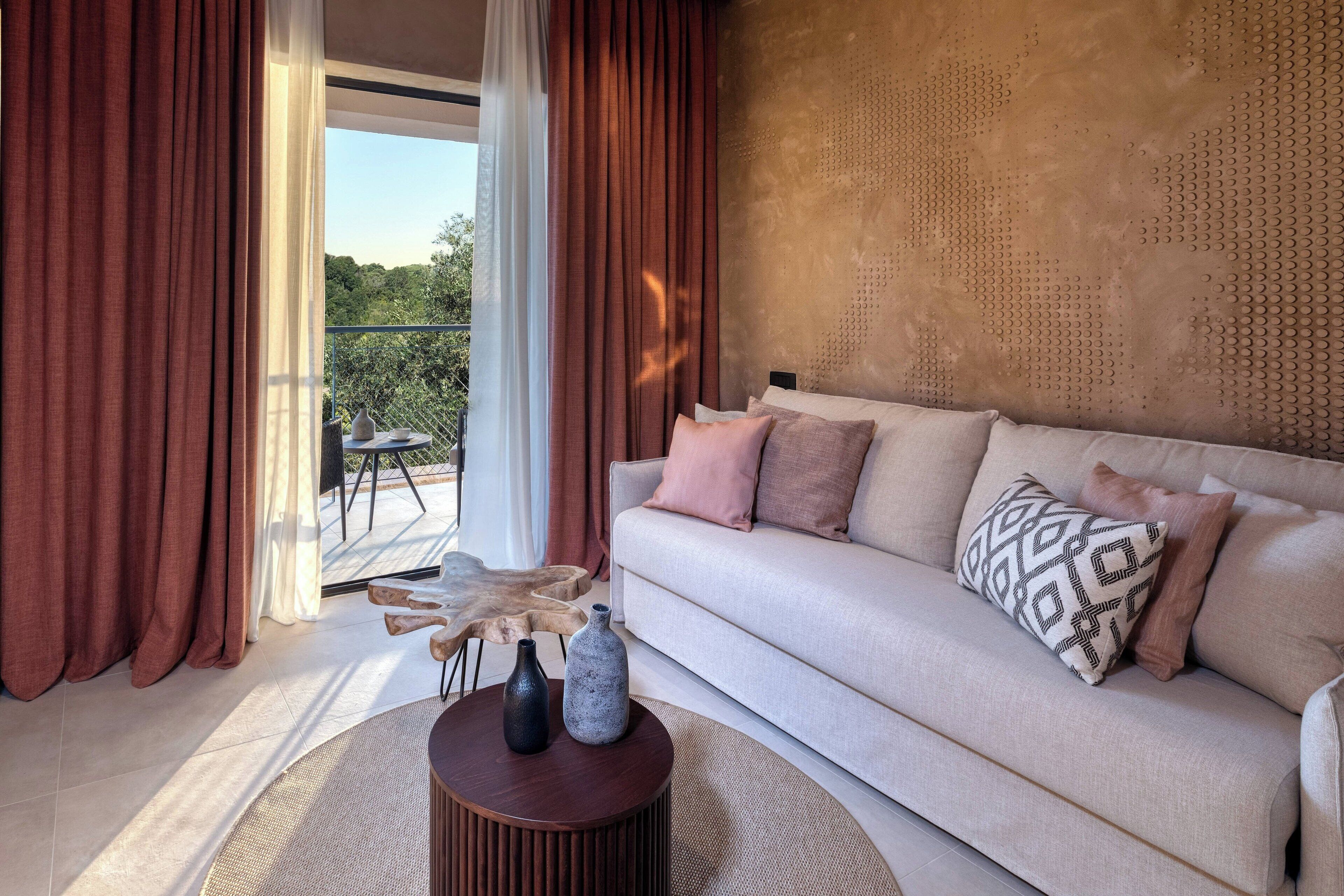 Family Suite (Sapphire) | Living area | 49-inch flat-screen TV with satellite channels, TV