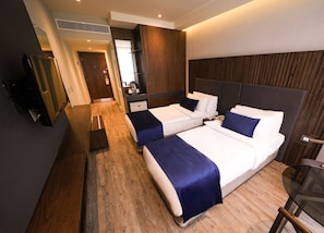 Preferred King or Twin | Egyptian cotton sheets, premium bedding, memory foam beds, minibar - Casa D Or Hotel (Beirut)