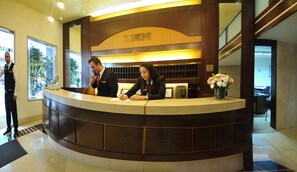 Egyptian cotton sheets, premium bedding, memory-foam beds, minibar - Casa D Or Hotel (Beirut)