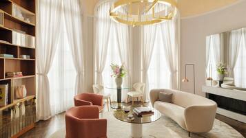 Suite, 1 King Bed (Heritage) | Egyptian cotton sheets, premium bedding, pillowtop beds, minibar