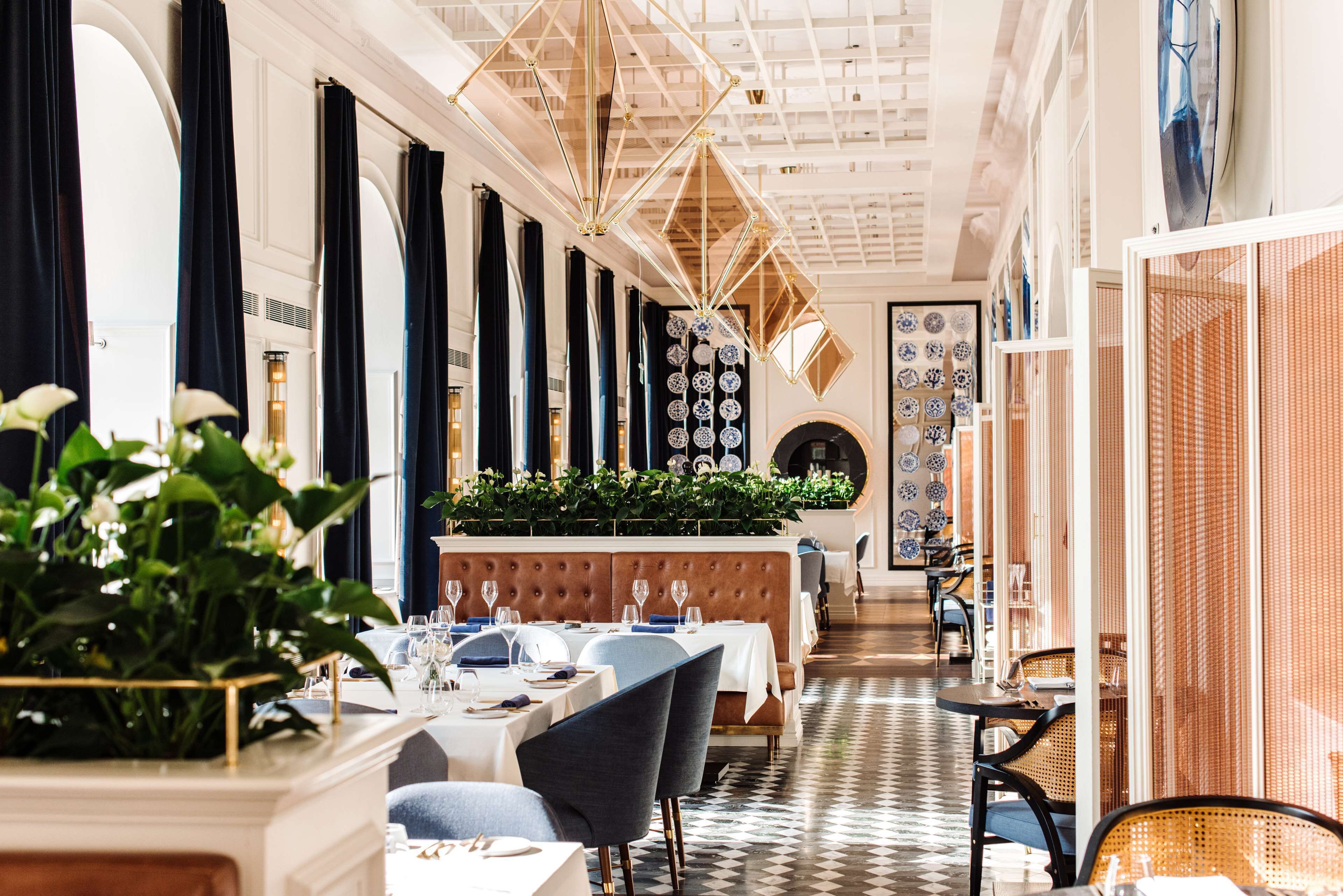 breakfast, lunch, dinner served; fusion cuisine