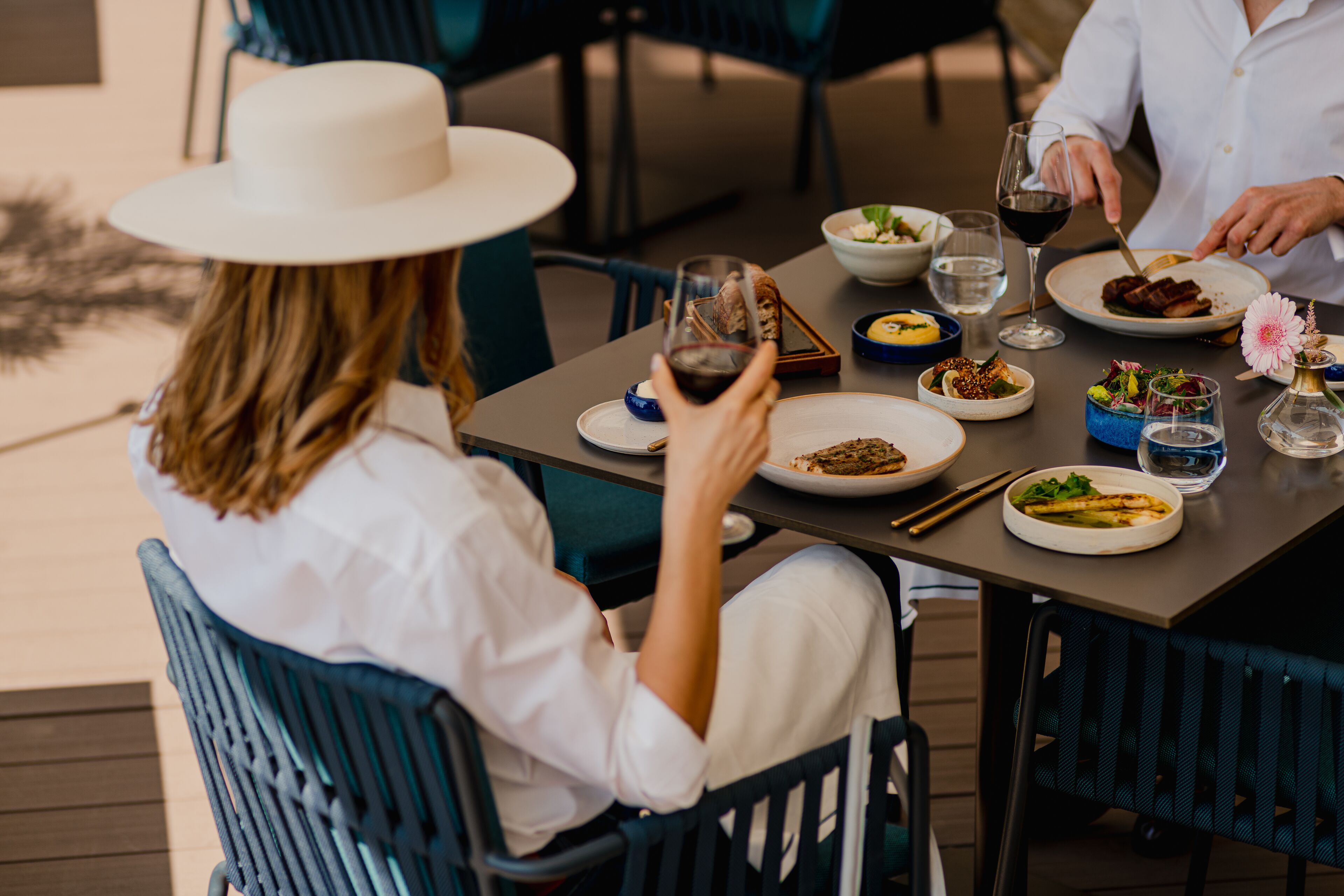 breakfast, lunch, dinner served; fusion cuisine