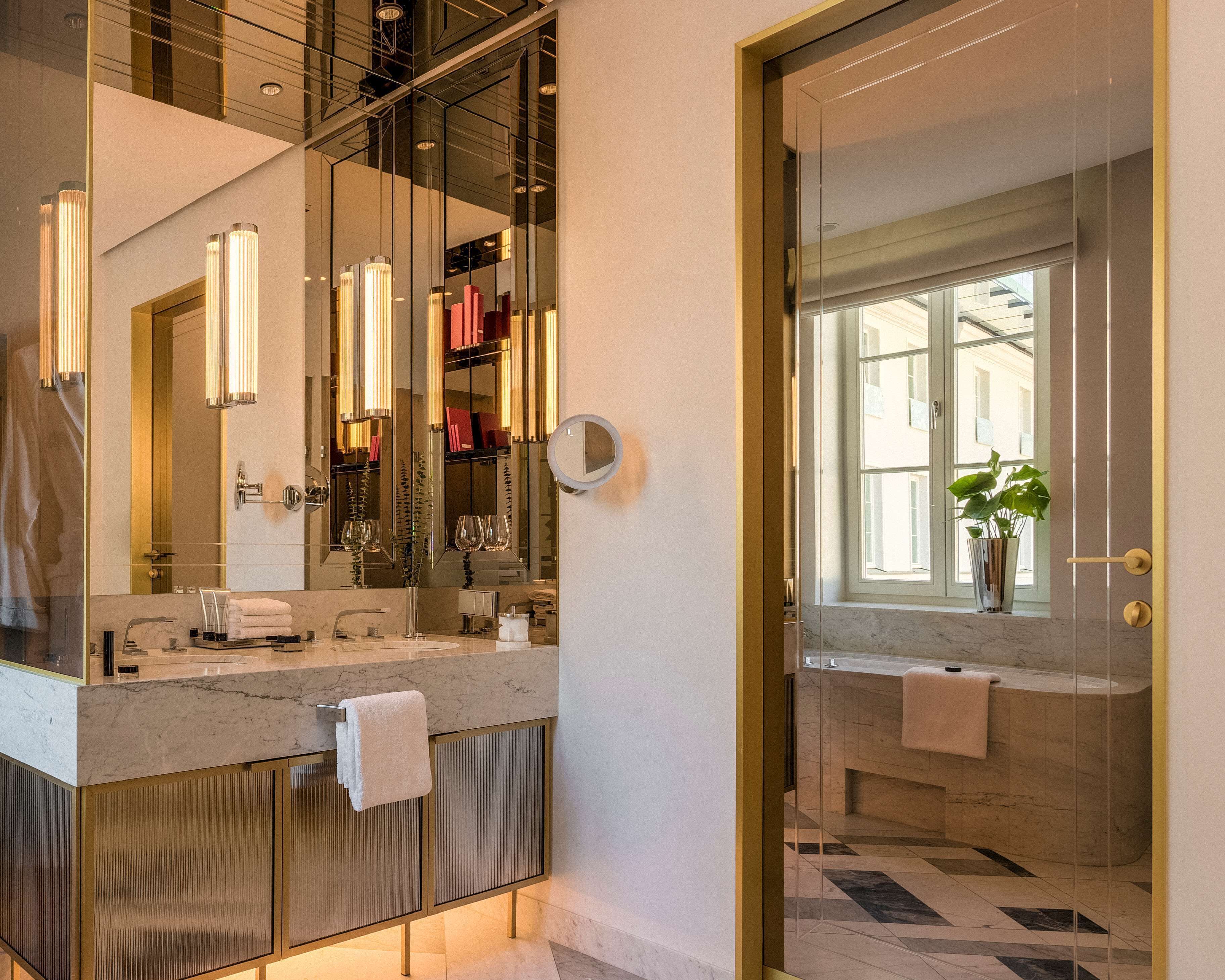 Separate tub and shower, deep soaking tub, rainfall showerhead