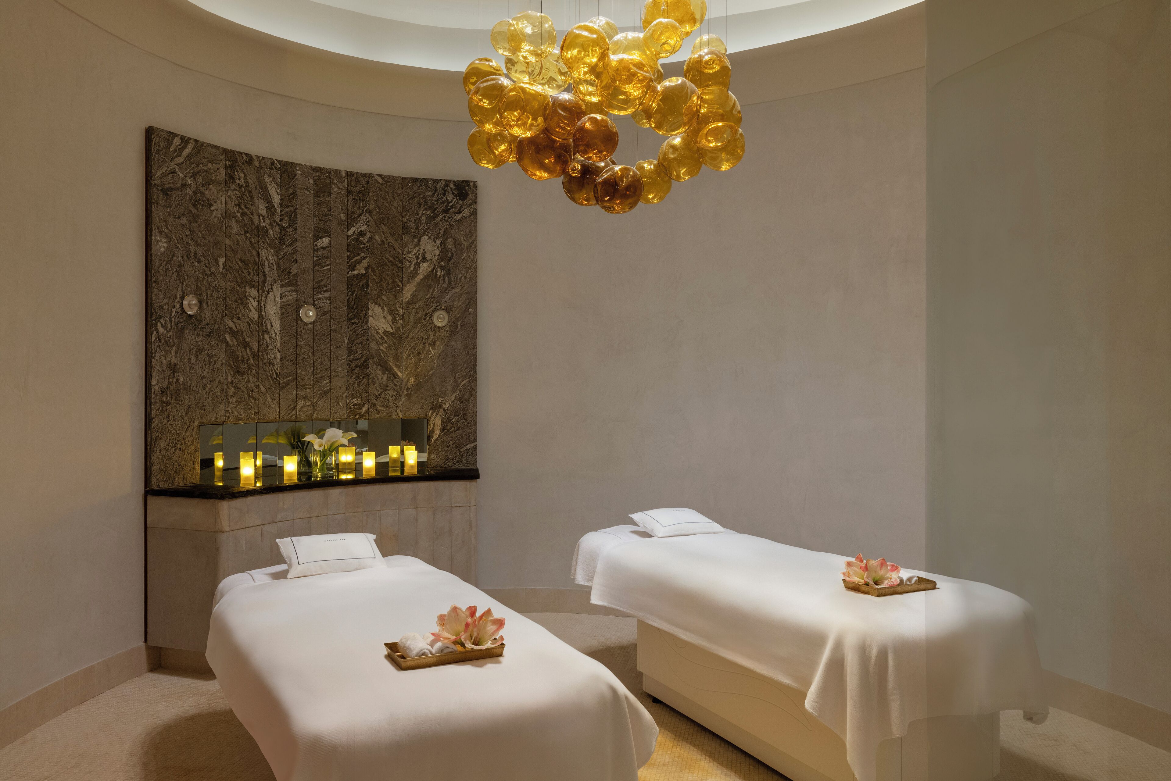 Couples treatment rooms, sauna, steam room, body treatments