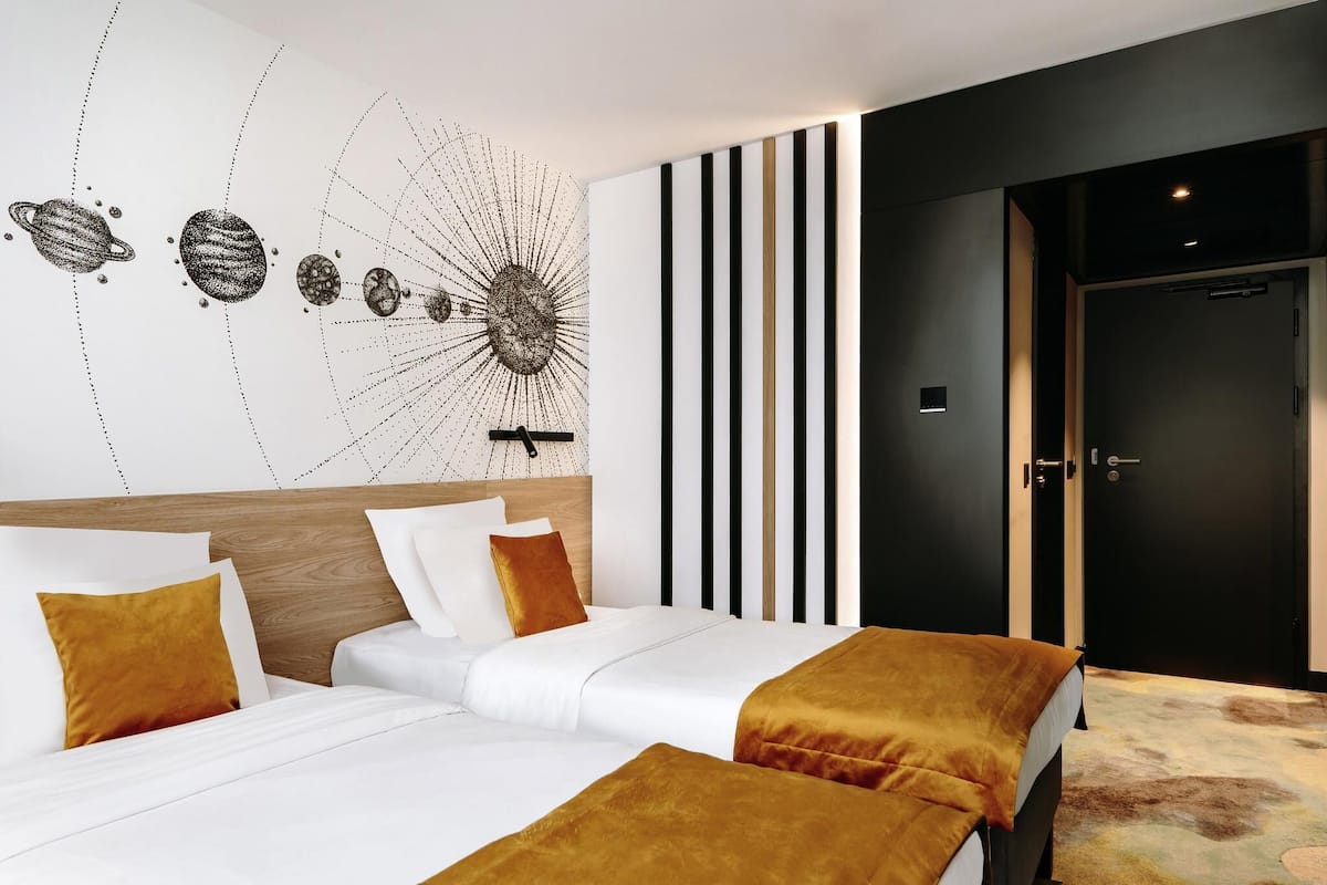 Superior Room, 2 Twin Beds | Minibar, desk, laptop workspace, soundproofing