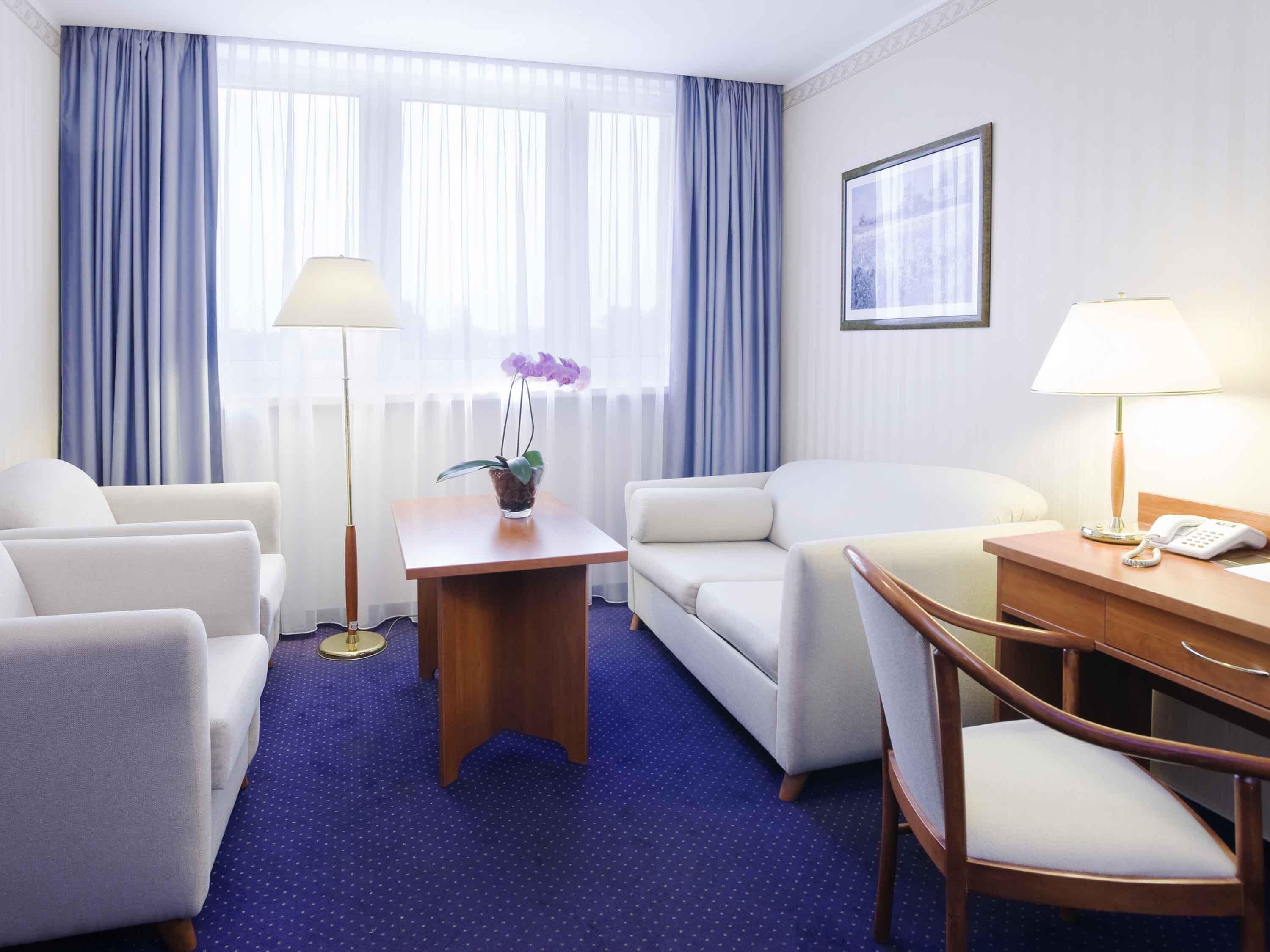 Deluxe Suite, 1 King Bed with Sofa bed | Minibar, desk, laptop workspace, soundproofing