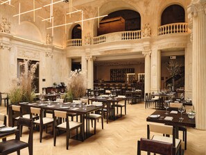 Breakfast, lunch and dinner served - Grand Hotel (Lodz)