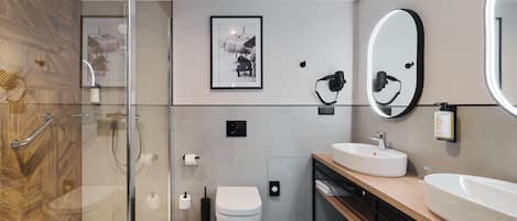 Luxury Suite, 1 King Bed with Sofa bed | Bathroom