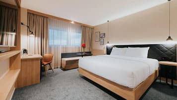 Kamar Double Comfort | Meja kerja, setrika/meja setrika, Wi-Fi gratis, dan seprai linen