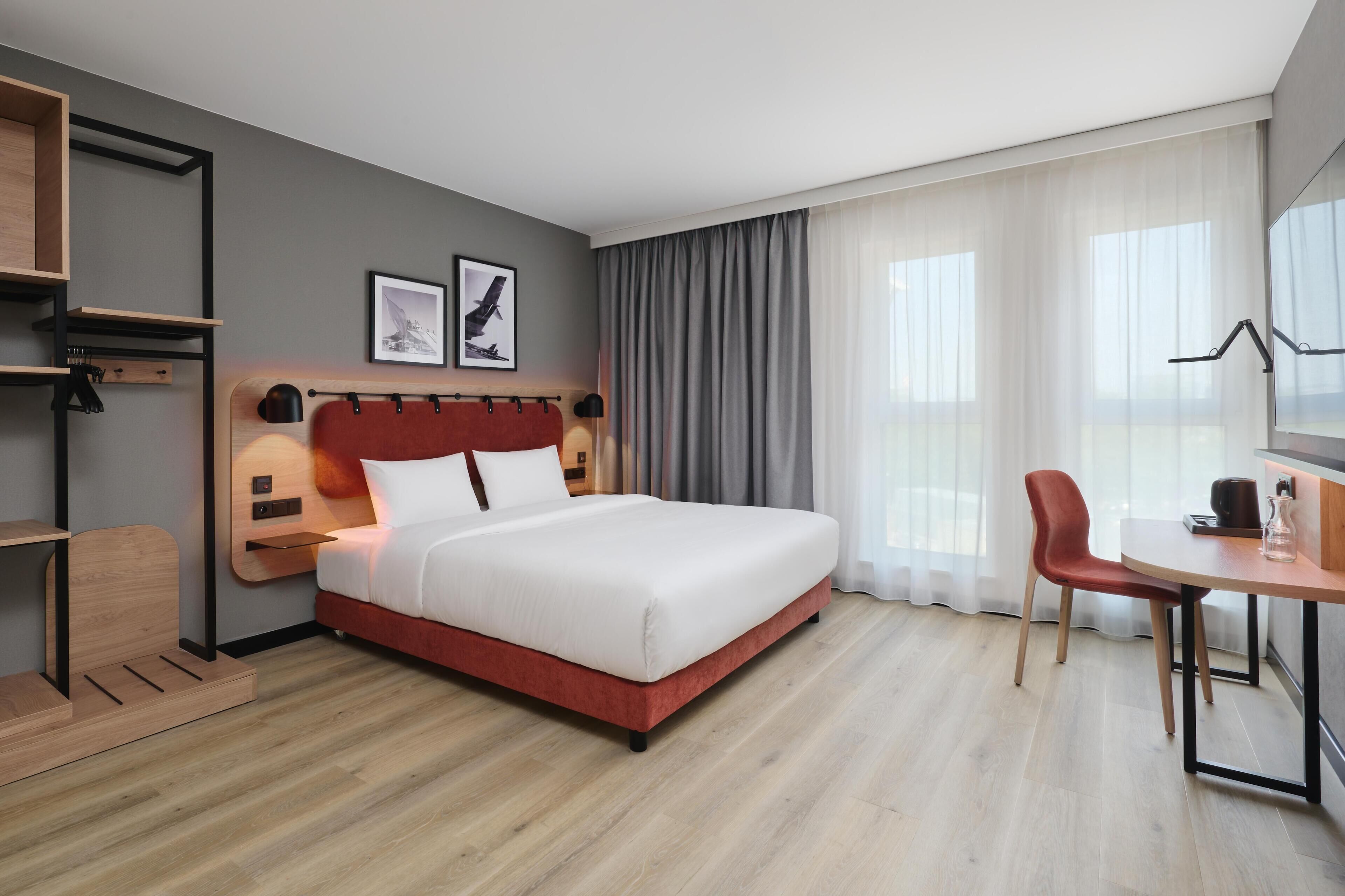 Room, 1 Queen Bed, Mobility Accessible