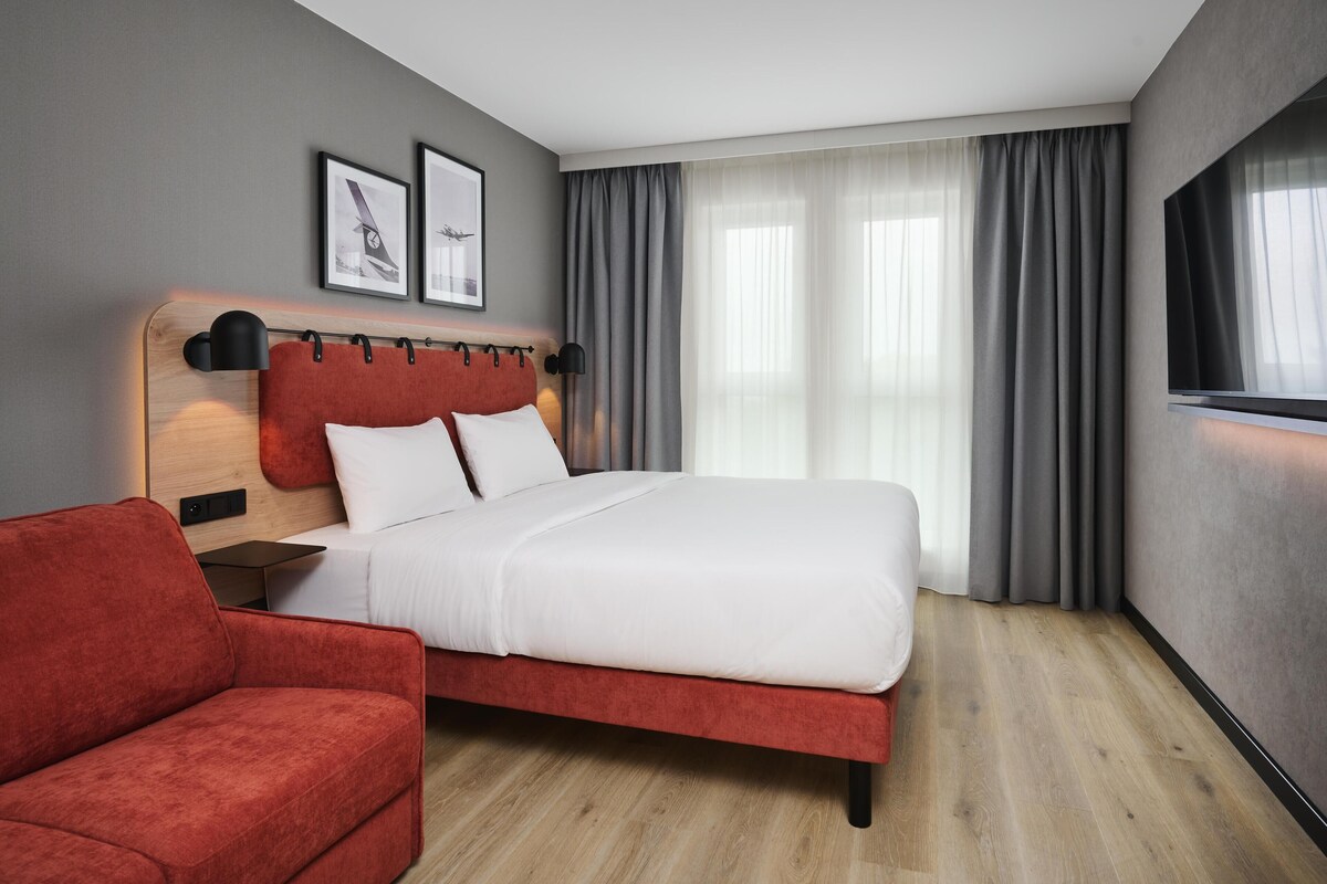 Standard Room, Multiple Beds | Desk, laptop workspace, blackout drapes, travel crib