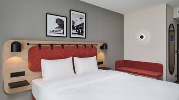 Habitación estándar, 1 cama King size | Escritorio, espacio para trabajar con laptop y cortinas blackout