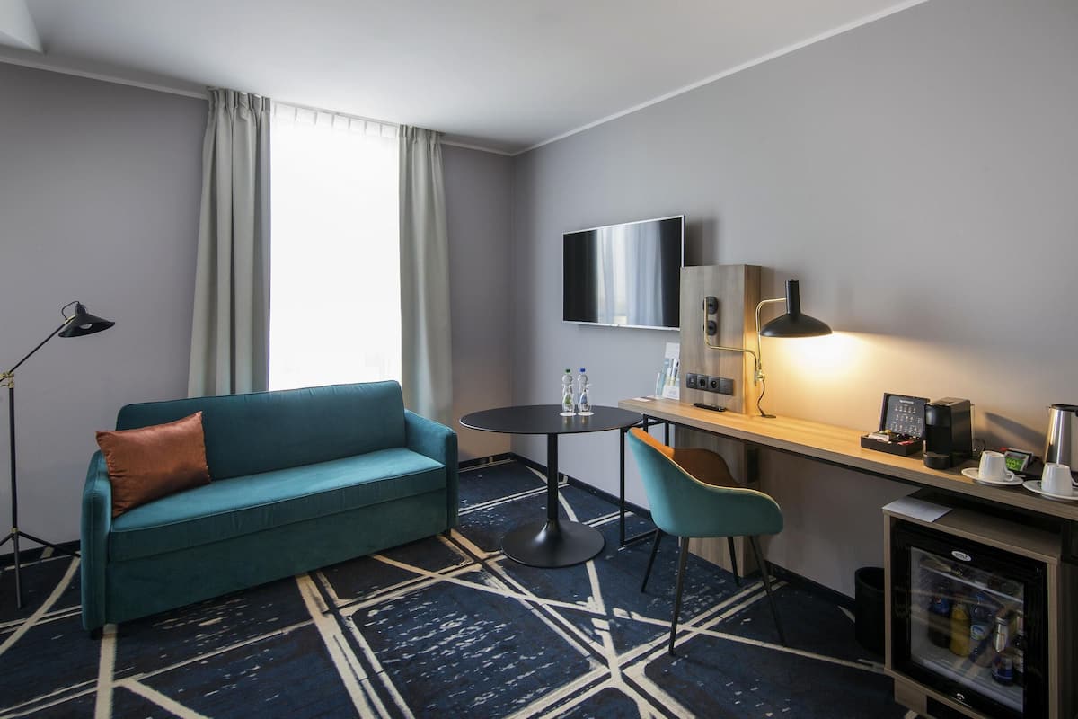 Premium bedding, minibar, in-room safe, desk