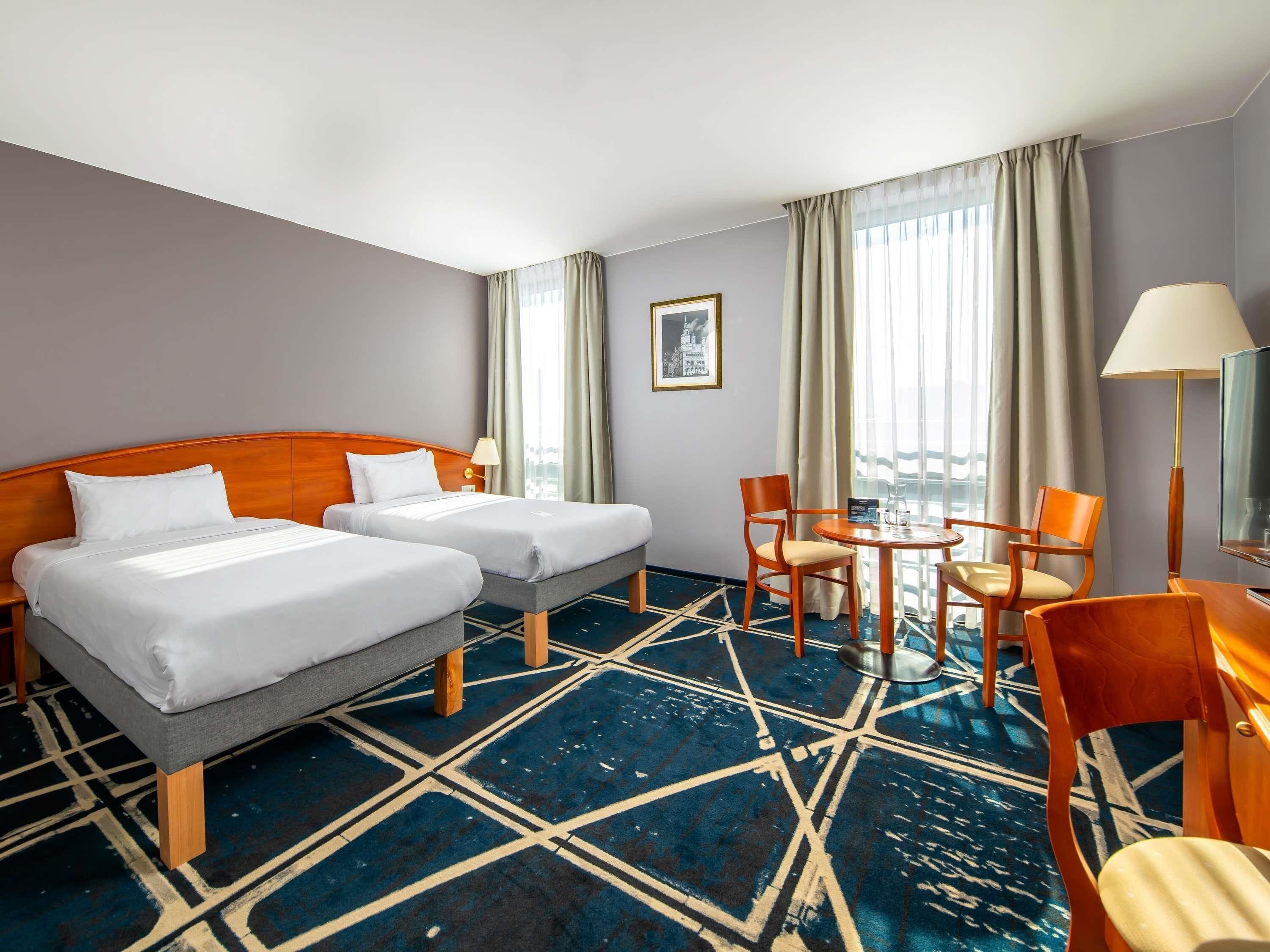 Standard Twin Room, 2 Twin Beds | Premium bedding, minibar, in-room safe, desk