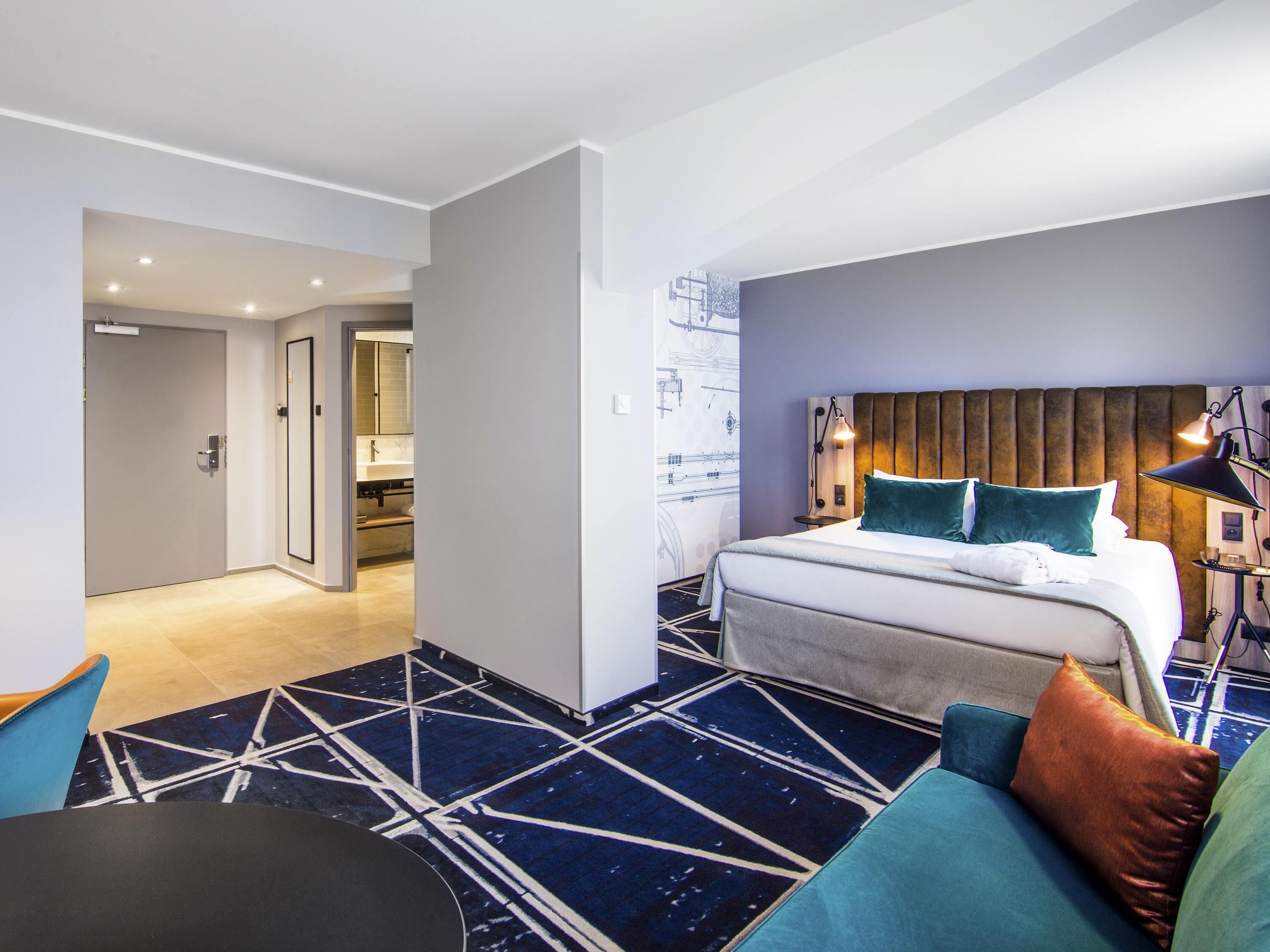 Privilege, Room, 1 Double Bed | Premium bedding, minibar, in-room safe, desk