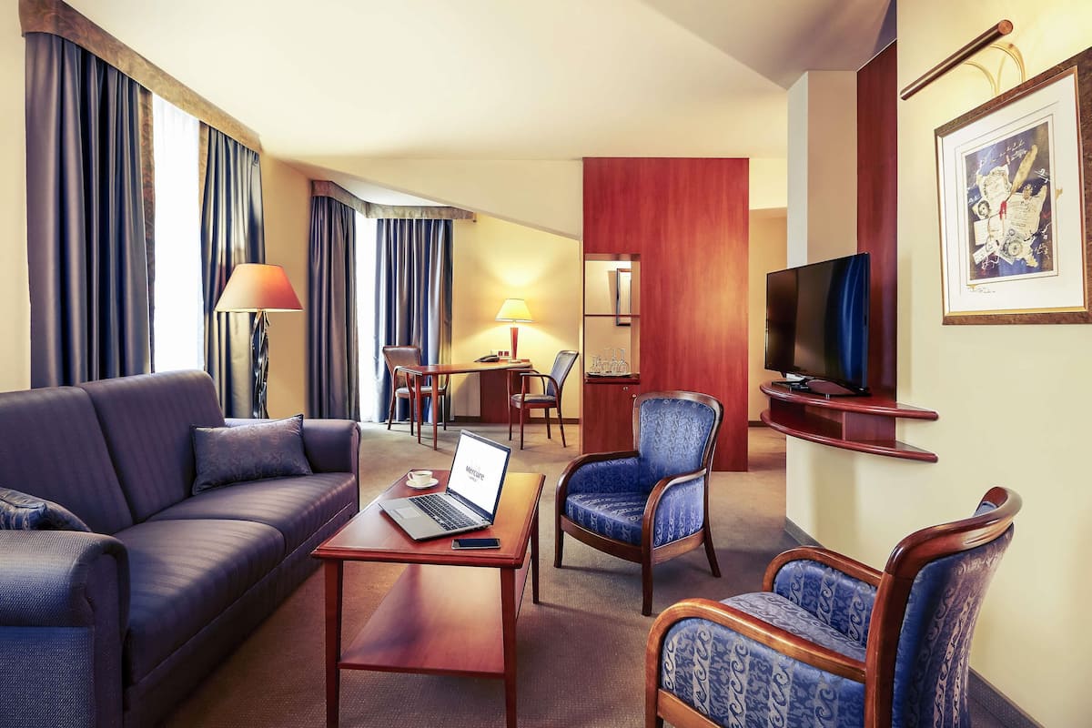 Presidential-Suite, 1 King-Bett