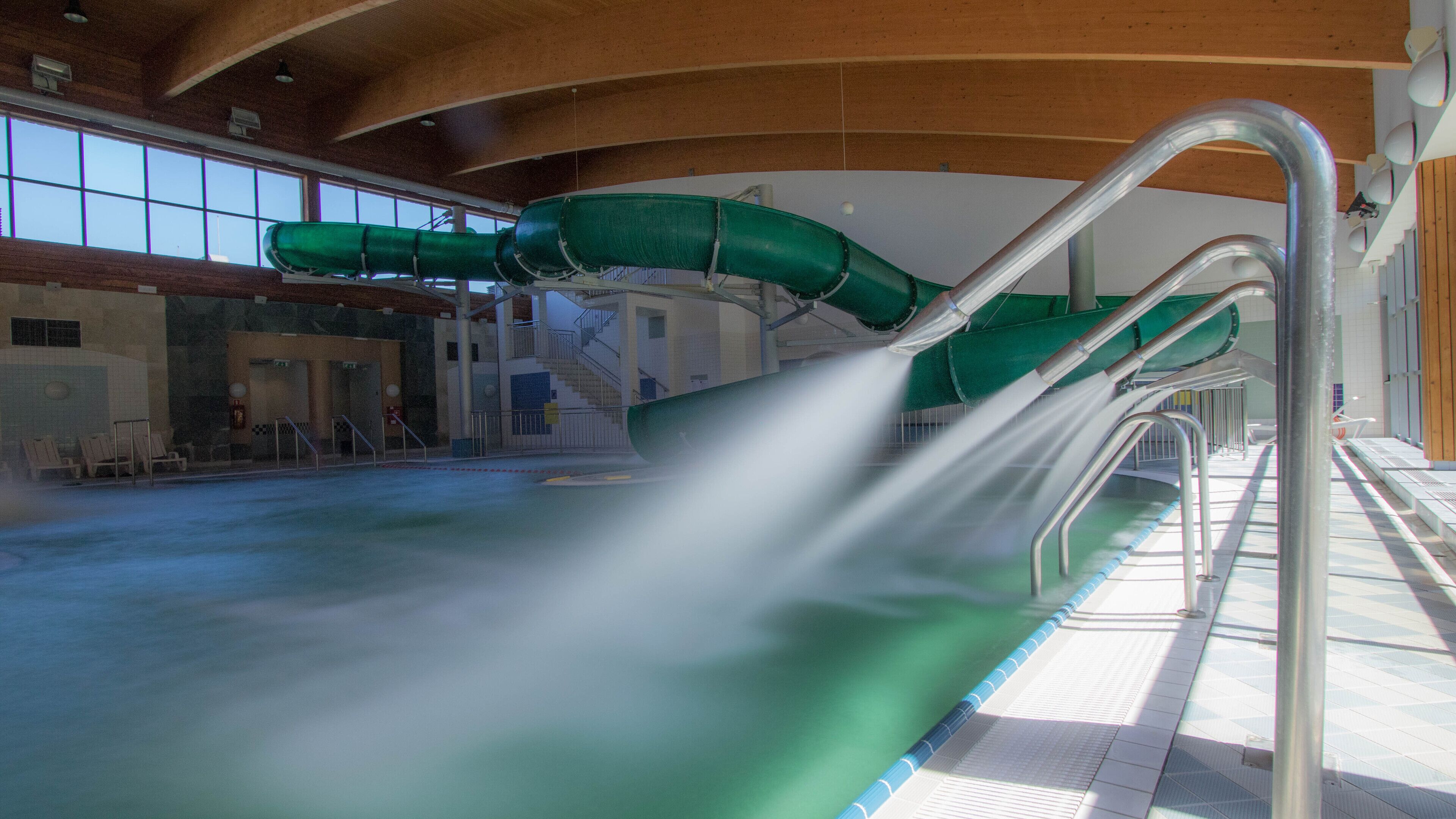 2 Innenpools, geöffnet von 09:00 Uhr bis 21:00 Uhr, Cabañas (kostenlos)