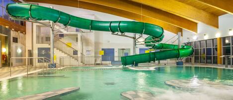 2 piscinas cubiertas (de 09:00 a 21:00), cabañas de piscina gratuitas