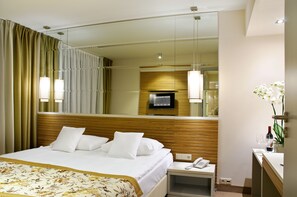 Suite, 1 King Bed