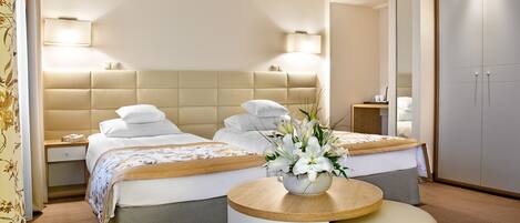 Premium bedding, in-room safe, desk, iron/ironing board