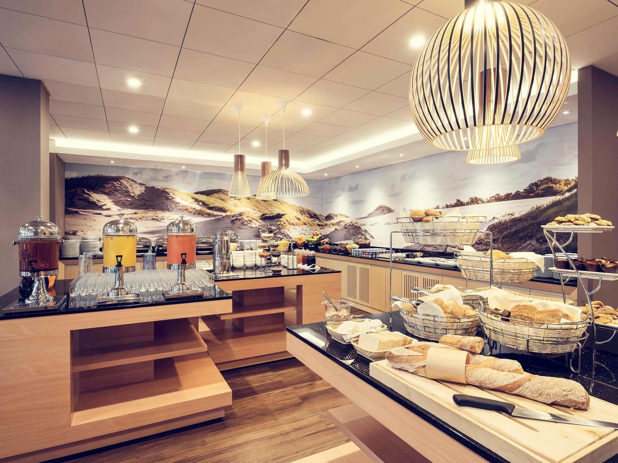 Desayuno buffet todos los días (con cargo) 