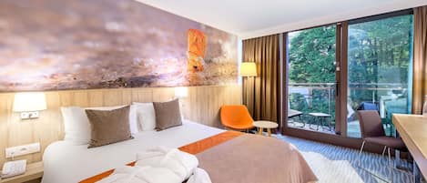 1 bedroom, desk, laptop workspace, blackout drapes